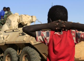 الصين تعرض لعب دور إيجابي في “بناء السلام” بالسودان الصين تعرض لعب دور إيجابي في “بناء السلام” بالسودان