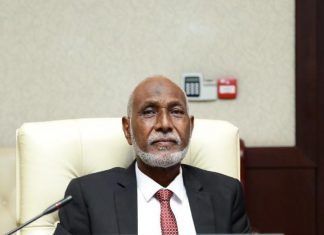 والي شرق دارفور يؤكد إستقرار الاوضاع الامنية والسياسية بالولاية والي شرق دارفور يؤكد إستقرار الاوضاع الامنية والسياسية بالولاية