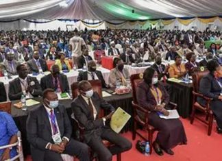 أعضاء البرلمان يؤدون اليمين الدستوري في جنوب السودان أعضاء البرلمان يؤدون اليمين الدستوري في جنوب السودان