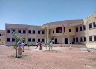 مدير عام الصحة يوقف دخول العناية المكثفة بمراكز العزل مدير عام الصحة يوقف دخول العناية المكثفة بمراكز العزل