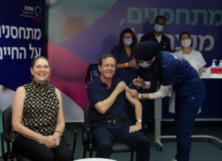 الرئيس الإسرائيلي يهاتف البرهان وحميدتي لتعزيز العلاقات الرئيس الإسرائيلي يهاتف البرهان وحميدتي لتعزيز العلاقات