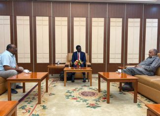 مناوي ومسار يبحثان دفع الوفاق الوطني وإنجاح مُبادرة حمدوك مناوي ومسار يبحثان دفع الوفاق الوطني وإنجاح مُبادرة حمدوك