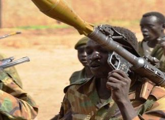 حركة نزوح واسعة من (المقينص) بالنيل الأبيض إثر اشتباكات الفصائل الجنوبية حركة نزوح واسعة من (المقينص) بالنيل الأبيض إثر اشتباكات الفصائل الجنوبية