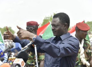 مناوي حاكما لدارفور.. سلام السودان على الطريق الصحيح مناوي حاكما لدارفور.. سلام السودان على الطريق الصحيح