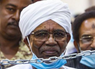 كيف ترون قرار تسليم البشير إلى المحكمة الجنائية الدولية؟ كيف ترون قرار تسليم البشير إلى المحكمة الجنائية الدولية؟