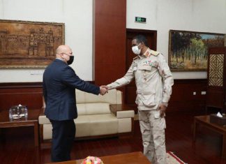 «الحركة الإسلامية» في السودان تعارض تسليم البشير للجنائية الدولية «الحركة الإسلامية» في السودان تعارض تسليم البشير للجنائية الدولية