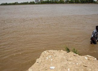 السيول تقطع الطريق مع إثيوبيا وانهيار 326 منزلا بالقضارف وسنار خلال الـ24 ساعة الماضية السيول تقطع الطريق مع إثيوبيا وانهيار 326 منزلا بالقضارف وسنار خلال الـ24 ساعة الماضية