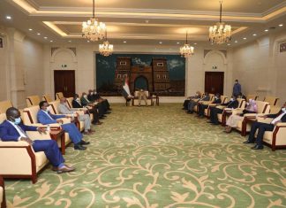 لقاء بين حميدتي واللجنة القانونية بـ”التغيير” حول تعيين رئيس القضاء لقاء بين حميدتي واللجنة القانونية بـ”التغيير” حول تعيين رئيس القضاء