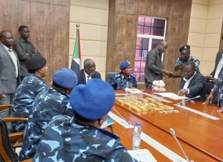 ضبط 103 كيلو من الذهب بمطار الخرطوم معدة للتهريب ضبط 103 كيلو من الذهب بمطار الخرطوم معدة للتهريب