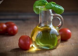 دراسة: تناول الطماطم مع زيت الزيتون له أثر عظيم على قلب الإنسان دراسة: تناول الطماطم مع زيت الزيتون له أثر عظيم على قلب الإنسان