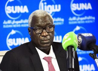 وزير: نحمي الإنسان حتى وهو في طريقه إلى القبر وزير: نحمي الإنسان حتى وهو في طريقه إلى القبر