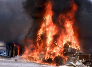 تفاصيل انفجار شاحنة مواد كيميائية عند معبر أرقين تفاصيل انفجار شاحنة مواد كيميائية عند معبر أرقين