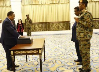 بعد مرور سنتين من آداءه اليمين الدستورية… قيادات بالحرية والتغيير: حمدوك فشل ان يكون قياديا مدنيا.. بعد مرور سنتين من آداءه اليمين الدستورية… قيادات بالحرية والتغيير: حمدوك فشل ان يكون قياديا مدنيا..