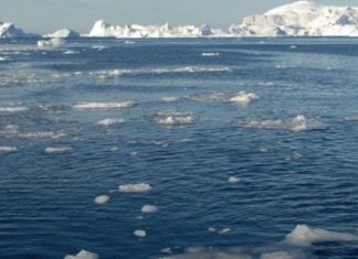 هطول الأمطار على قمة الغطاء الجليدي في غرينلاند لأول مرة في التاريخ هطول الأمطار على قمة الغطاء الجليدي في غرينلاند لأول مرة في التاريخ