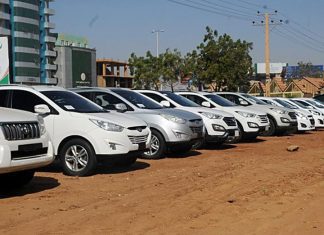 سوق السيارات ..ركود وشلل بسبب الغاء “الدولار الجمركي” سوق السيارات ..ركود وشلل بسبب الغاء “الدولار الجمركي”