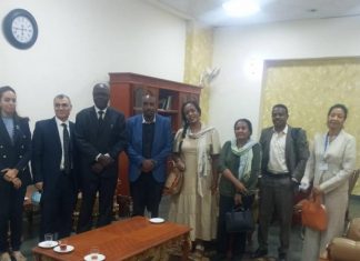 مسؤول حكومي لليونسيف:الصناعات الثقافية ستحد من الفقر كثيراً مسؤول حكومي لليونسيف:الصناعات الثقافية ستحد من الفقر كثيراً