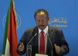 حمدوك : لا يمكن حل المشكلة الاقتصادية دون معالجة الأزمة السياسية حمدوك : لا يمكن حل المشكلة الاقتصادية دون معالجة الأزمة السياسية