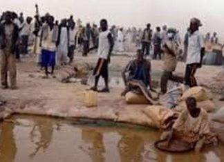 اثيوبيا تطرد”450″ معدنا سودانياً وتصادر اموالهم قرب ” بني شنقول” اثيوبيا تطرد”450″ معدنا سودانياً وتصادر اموالهم قرب ” بني شنقول”