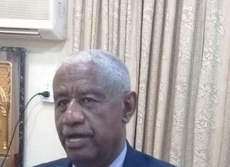 والي الجزيرة يتسلم مذكرة تطالب باقالته والي الجزيرة يتسلم مذكرة تطالب باقالته