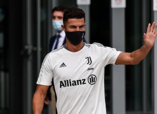 رونالدو يغادر مركز تدريبات يوفنتوس رونالدو يغادر مركز تدريبات يوفنتوس