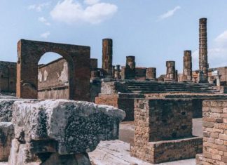 العثور على هيكل عظمي وشواهد على الحياة اليونانية في بومبي العثور على هيكل عظمي وشواهد على الحياة اليونانية في بومبي