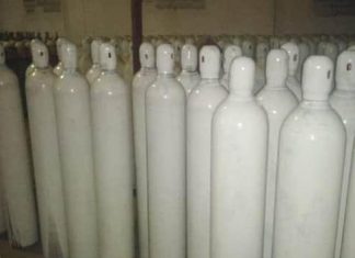 وصول 300 أسطوانة أوكسجين فارغة مهداة من مصر وصول 300 أسطوانة أوكسجين فارغة مهداة من مصر