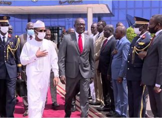 إدريس ديبي ينهي زيارته للسودان وسط تأكيد على تعزيز دور القوات المشتركة رئيس المجلس العسكري في تشاد ينهي زيارته للسودان وسط تأكيد على تعزيز دور القوات المشتركة