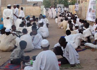 توزيع بطاقات علاجية لطلاب الخلاوي بالخرطوم توزيع بطاقات علاجية لطلاب الخلاوي بالخرطوم