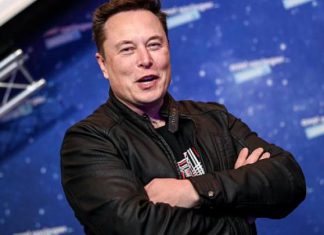 “تسلا” تطلق نموذجاً أولياً لروبوت يشبه البشر العام المقبل "تسلا" تطلق نموذجاً أولياً لروبوت يشبه البشر العام المقبل