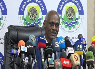 وزير الري يقف على ترتيبات انفاذ المشروعات الممولة من البنك الدولي وزير الري يقف على ترتيبات انفاذ المشروعات الممولة من البنك الدولي
