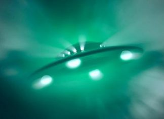 جسمٌ طائرٌ غامضٌ في سماء كندا: يطير في سحابة ثم يختفي جسمٌ طائرٌ غامضٌ في سماء كندا: يطير في سحابة ثم يختفي