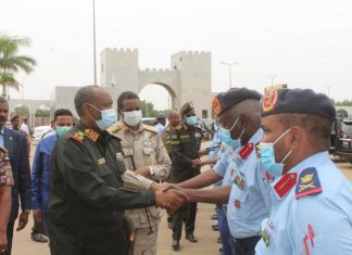 الجيش يشكر سكان مناطق “الجموعية” لوقفتهم أثناء حادثة الطائرة العسكرية المنكوبة الجيش يشكر سكان مناطق “الجموعية” لوقفتهم أثناء حادثة الطائرة العسكرية المنكوبة