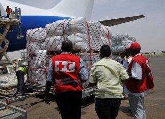 طائرة مساعدات دولية لمتضرري الفيضانات طائرة مساعدات دولية لمتضرري الفيضانات