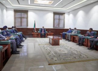 حمدوك يعقد اجتماع لمتابعة الوضع الأمني حمدوك يعقد اجتماع لمتابعة الوضع الأمني