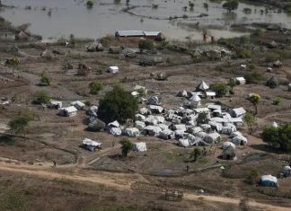 الفيضانات تودي بحياة 84 شخصا وتدمر 8400 منزل في السودان الفيضانات تودي بحياة 84 شخصا وتدمر 8400 منزل في السودان