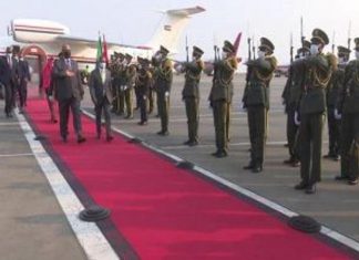 إبراهيم جابر يصل العاصمة الأنغولية لواندا إبراهيم جابر يصل العاصمة الأنغولية لواندا