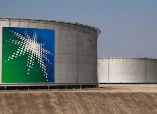 مسؤول: مسودة اتفاق إمداد (أرامكو) للسودان بالوقود أمام قيادة البلدين مسؤول: مسودة اتفاق إمداد (أرامكو) للسودان بالوقود أمام قيادة البلدين