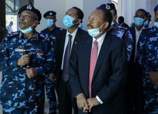 مسؤول سابق بالأمن الداخلي يدعو حمدوك إلى استخدام صلاحياته في الشرطة مسؤول سابق بالأمن الداخلي يدعو حمدوك إلى استخدام صلاحياته في الشرطة