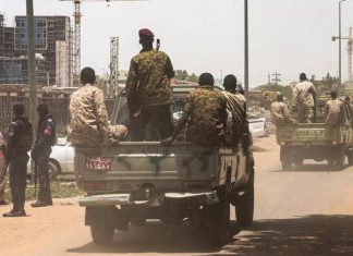 فوضى السلاح بيد الحركات تعكر صفو الخرطوم فوضى السلاح بيد الحركات تعكر صفو الخرطوم