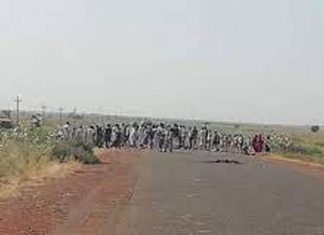 مبادرة الخلاص بالقضارف تعلن رفضها لإغلاق الطريق القومي وتتهم الفلول مبادرة الخلاص بالقضارف تعلن رفضها لإغلاق الطريق القومي وتتهم الفلول