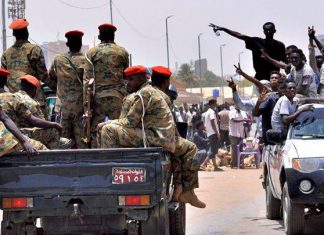 جريدة لندنية : الجيش يتهم المدنيين بالترويج لنيته تنفيذ انقلاب جريدة لندنية : الجيش يتهم المدنيين بالترويج لنيته تنفيذ انقلاب