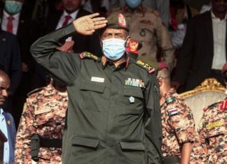 “نحن أوصياء رغم أنف الجميع”.. “البرهان” للقوى السياسية: تجاهلتم معاناة المواطنين وتفرغتم للإساءة لنا “نحن أوصياء رغم أنف الجميع”.. “البرهان” للقوى السياسية: تجاهلتم معاناة المواطنين وتفرغتم للإساءة لنا