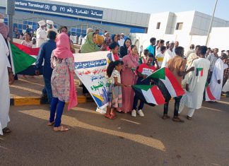 الأزمة في السودان.. المدنيون يلوحون بالعودة للشوارع رداً على البرهان وحميدتي الأزمة في السودان.. المدنيون يلوحون بالعودة للشوارع رداً على البرهان وحميدتي