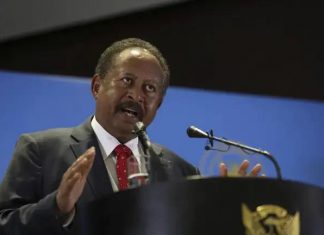 حمدوك: جيش السودان لا ينقلب.. ويرد على البرهان وحميدتي حمدوك: جيش السودان لا ينقلب.. ويرد على البرهان وحميدتي