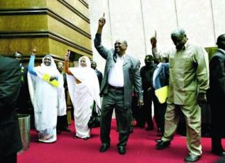 اغلاق ميناء بشائر يهدد بوقف كامل لصادر نفط دولتي السودان اغلاق ميناء بشائر يهدد بوقف كامل لصادر نفط دولتي السودان