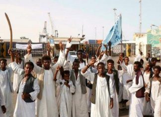 وزير الطاقة السوداني : محتجون يغلقون ميناء بورتسودان وزير الطاقة السوداني : محتجون يغلقون ميناء بورتسودان
