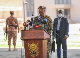 البرهان: لا علاقة للمؤسسة العسكرية بالسياسة في السودان البرهان: لا علاقة للمؤسسة العسكرية بالسياسة في السودان