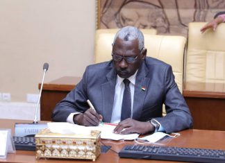 وزير الدفاع : القوات النظامية قادرة على إكمال الترتيبات الامنية وزير الدفاع : القوات النظامية قادرة على إكمال الترتيبات الامنية