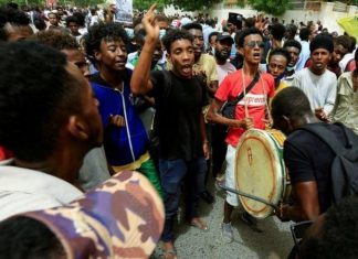 مظاهرات السودان: مخاوف من نفاد أدوية حيوية وسلع استراتيجية إثر إغلاق موانئ رئيسية مظاهرات السودان: مخاوف من نفاد أدوية حيوية وسلع استراتيجية إثر إغلاق موانئ رئيسية