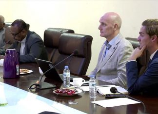 رئيس مفوضيةالسلام وبرنامج الأمم المتحدة لبناء السلام يبحثان مشروع دعم عودة النازحين رئيس مفوضيةالسلام وبرنامج الأمم المتحدة لبناء السلام يبحثان مشروع دعم عودة النازحين